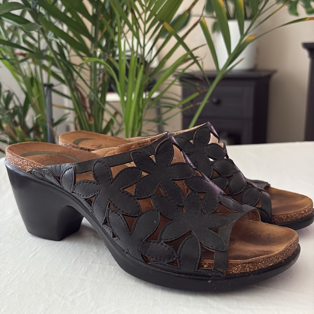 DANSKO Clarissa Floral Perforated Sandal